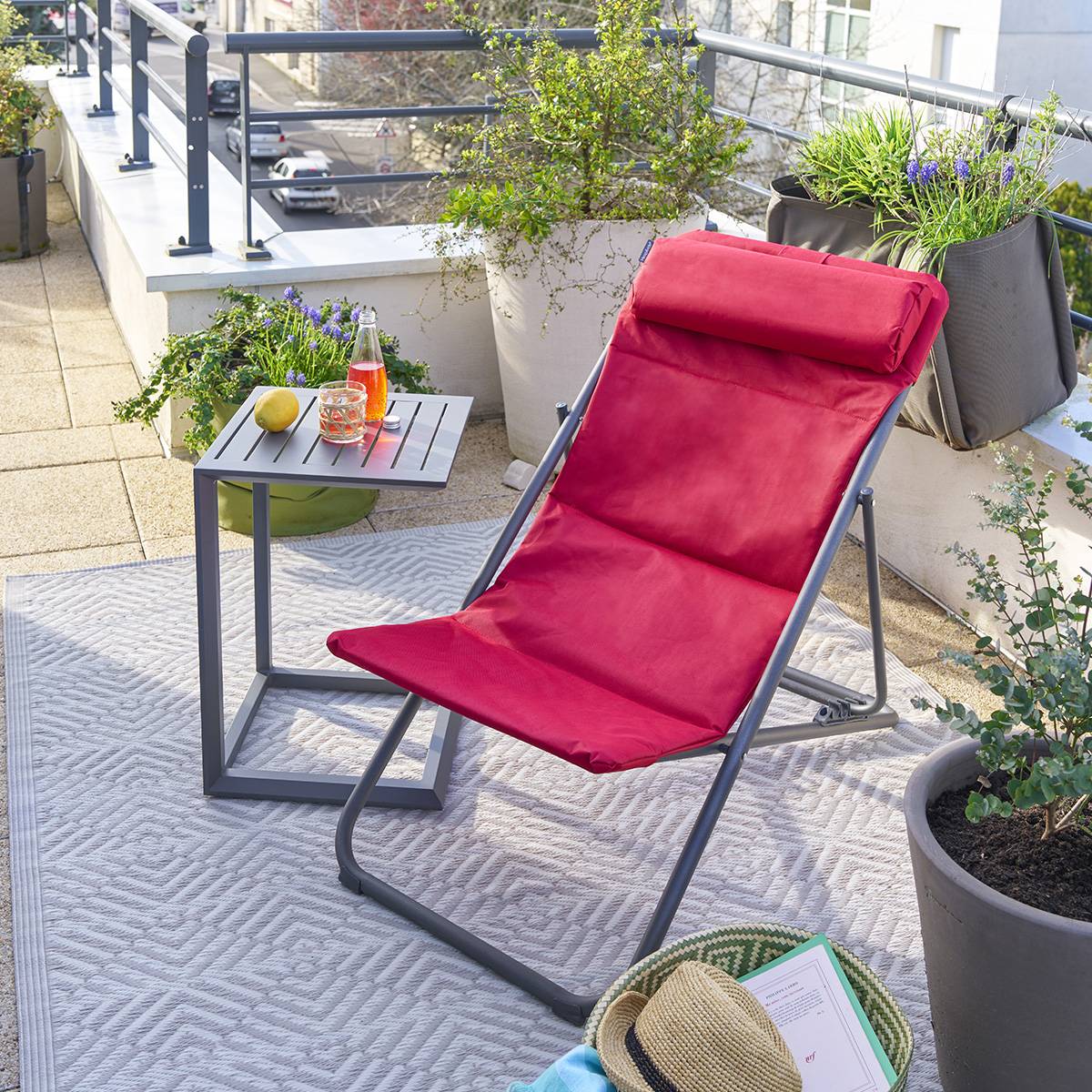 Hesperide - Chilienne de jardin pliante "Jubba" grenade & graphite en zinc et polyester Hespéride - Image 3