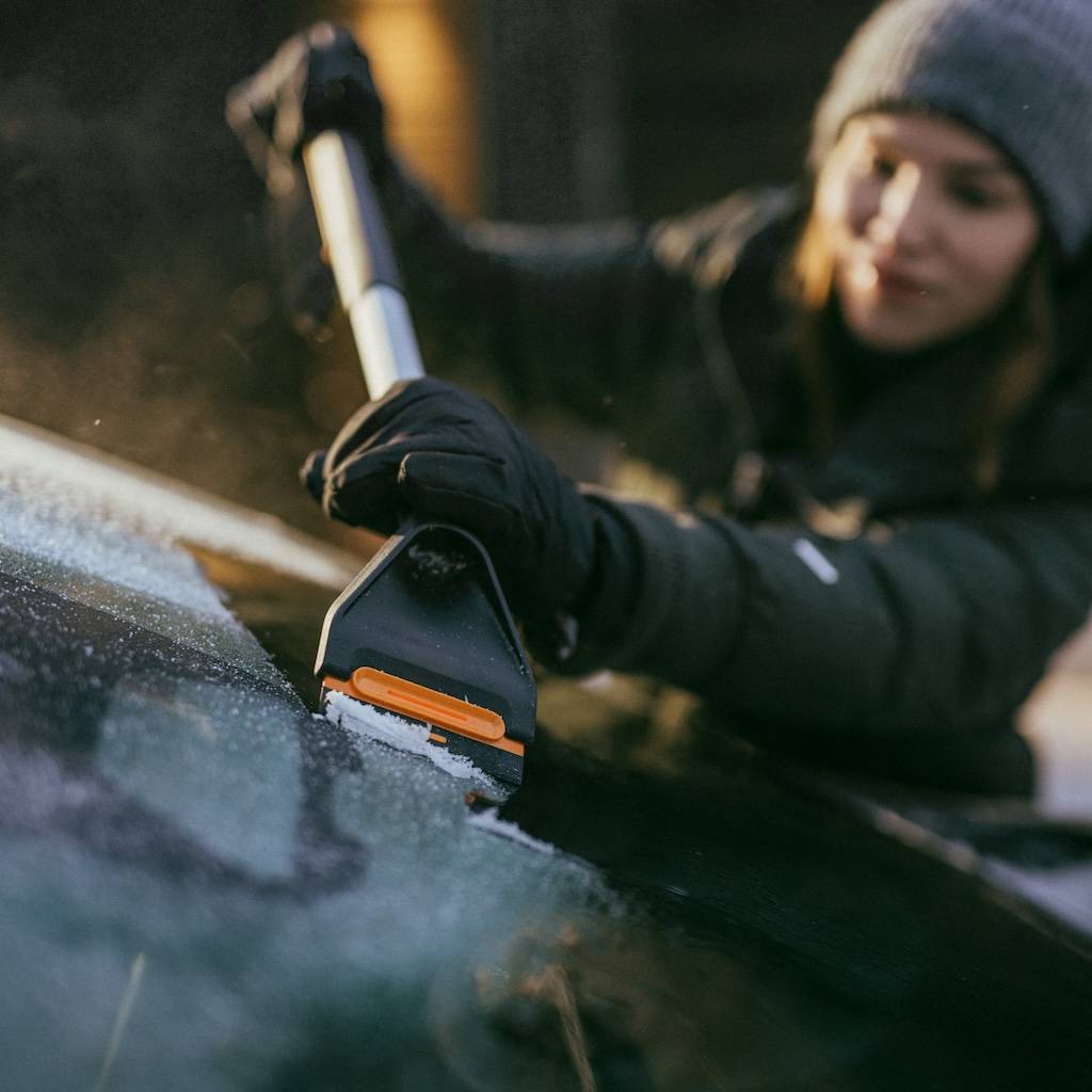 Fiskars - Brosse à neige - Plus 76 cm - grattoir à glace voiture - Image 5