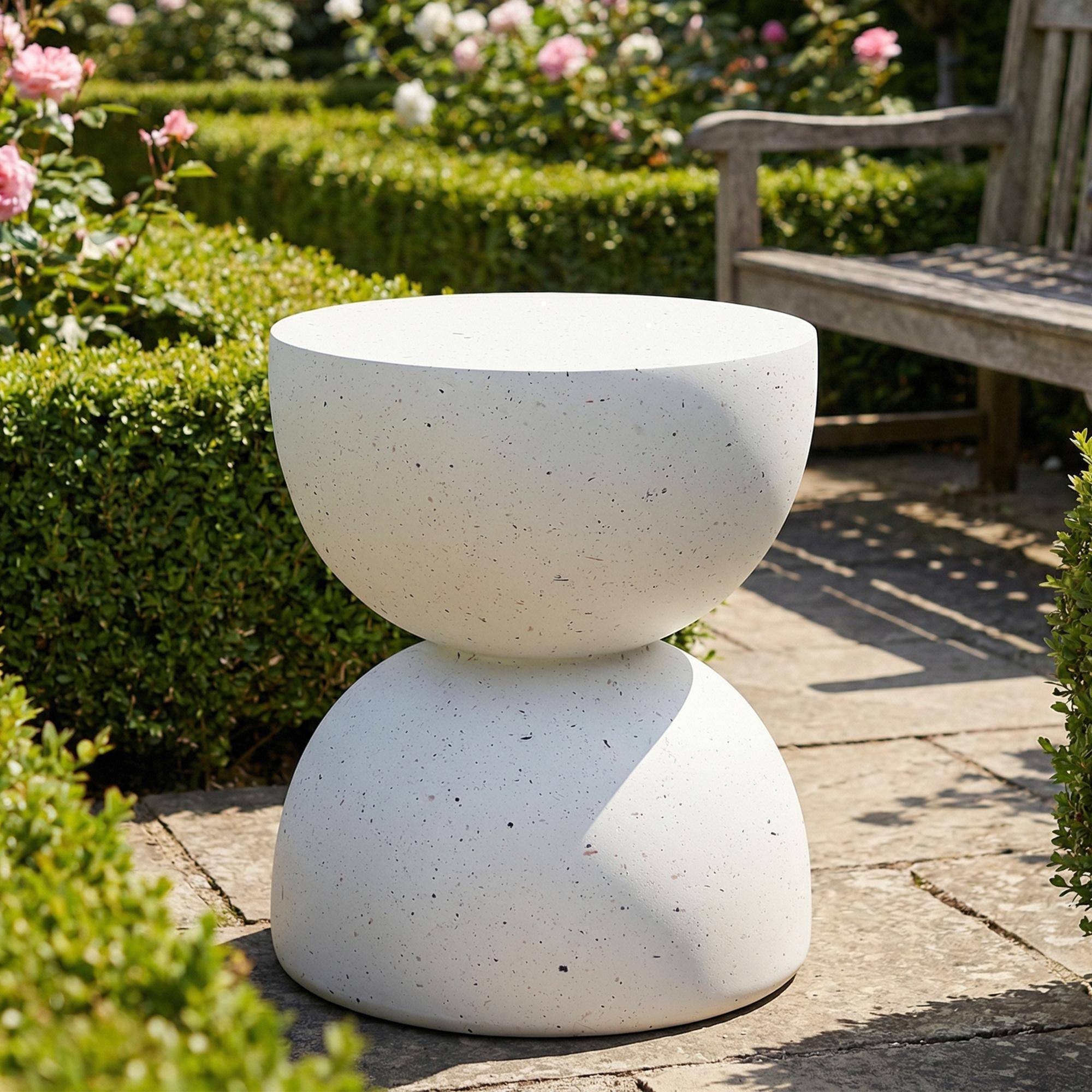 Table d'appoint d'extérieur en MgO, légère et pratique, en terrazzo blanc - Image 2