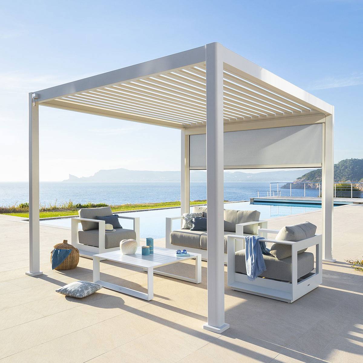 Pergola bioclimatique "Evora" petit modèle 3,6x3,6m en aluminium traité époxy Blanc Hespéride - Image 1