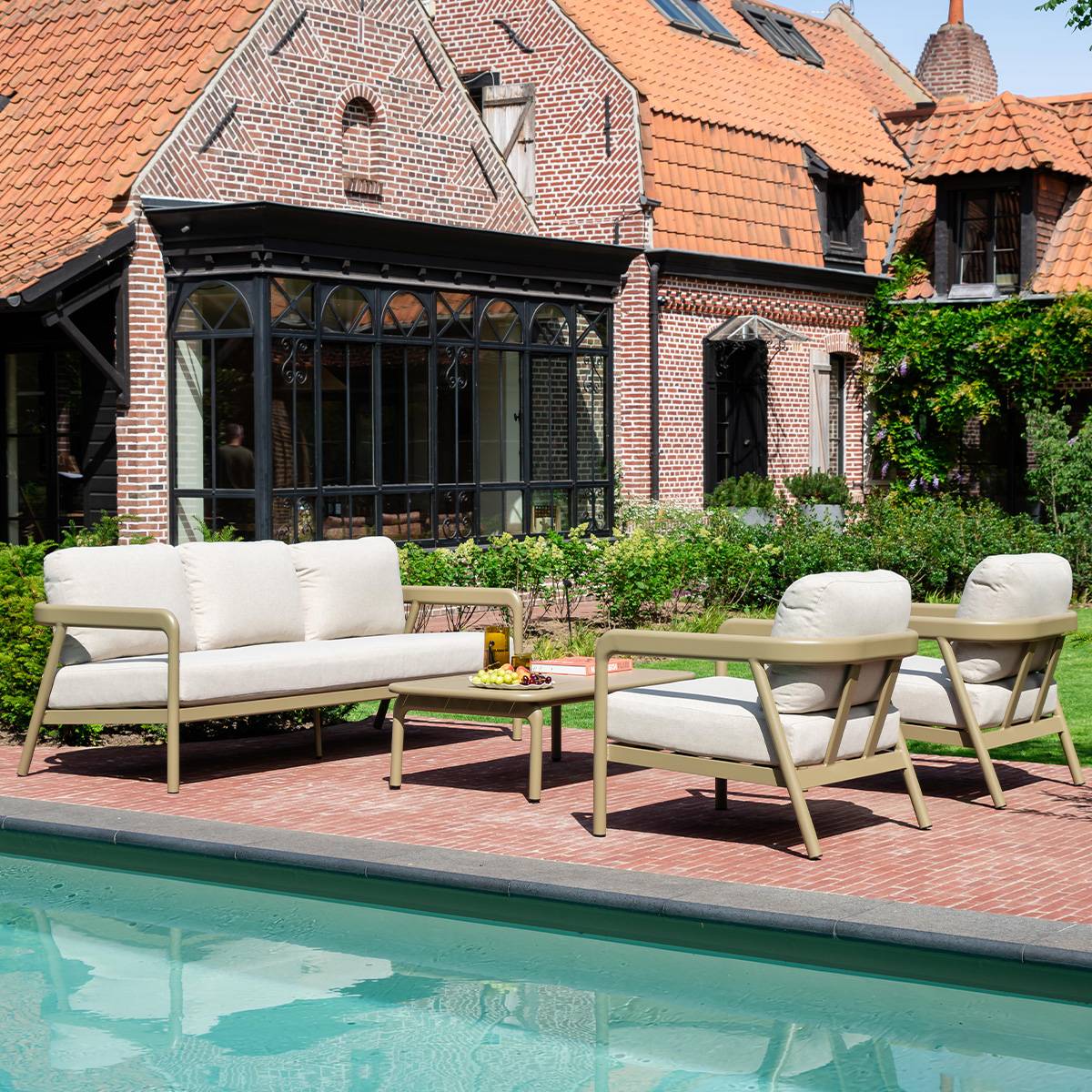Wilsa Garden - Salon de jardin bas 5p en aluminium Kaki clair et tissu Beige chiné LINDOS - Image 4