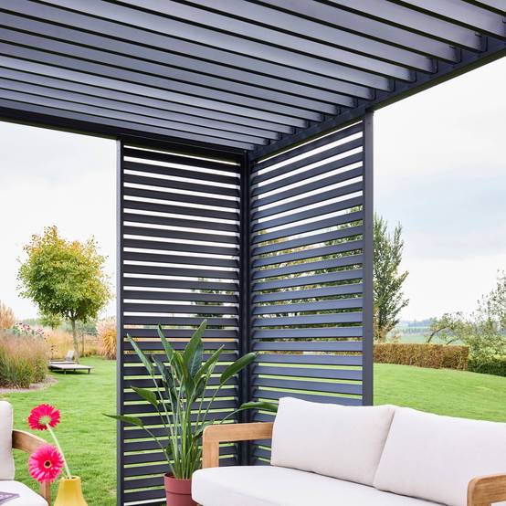 sweeek - Pergola bioclimatique aluminium 4x3m anthracite + 1 persienne 100cm + 1 persienne 130cm Triomphe | sweeek - Image 3
