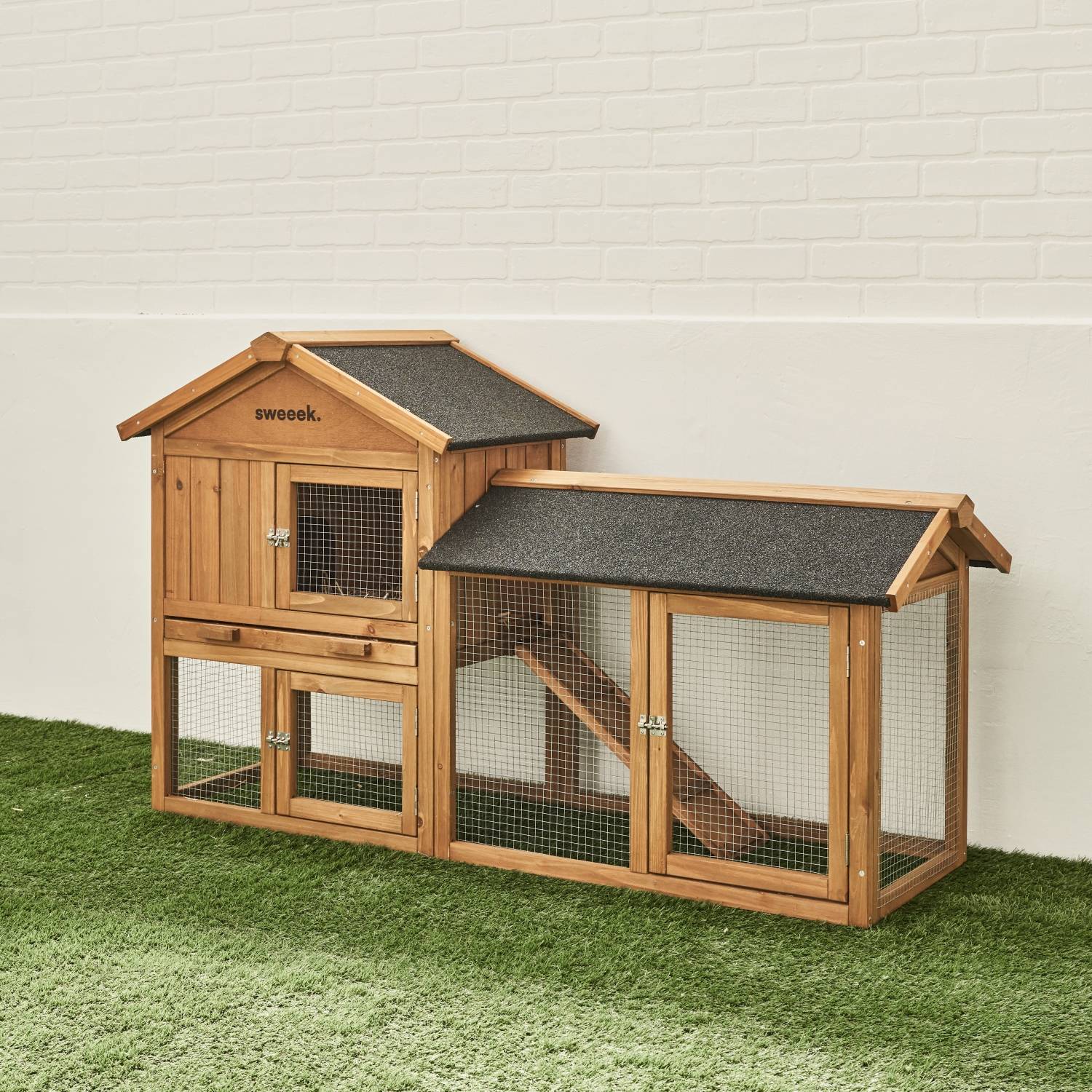 sweeek - Clapier en bois Hotot pour lapin et autres rongeurs. 4 lapins. cage à lapin avec enclos. espace intérieur et extérieur | sweeek - Image 1