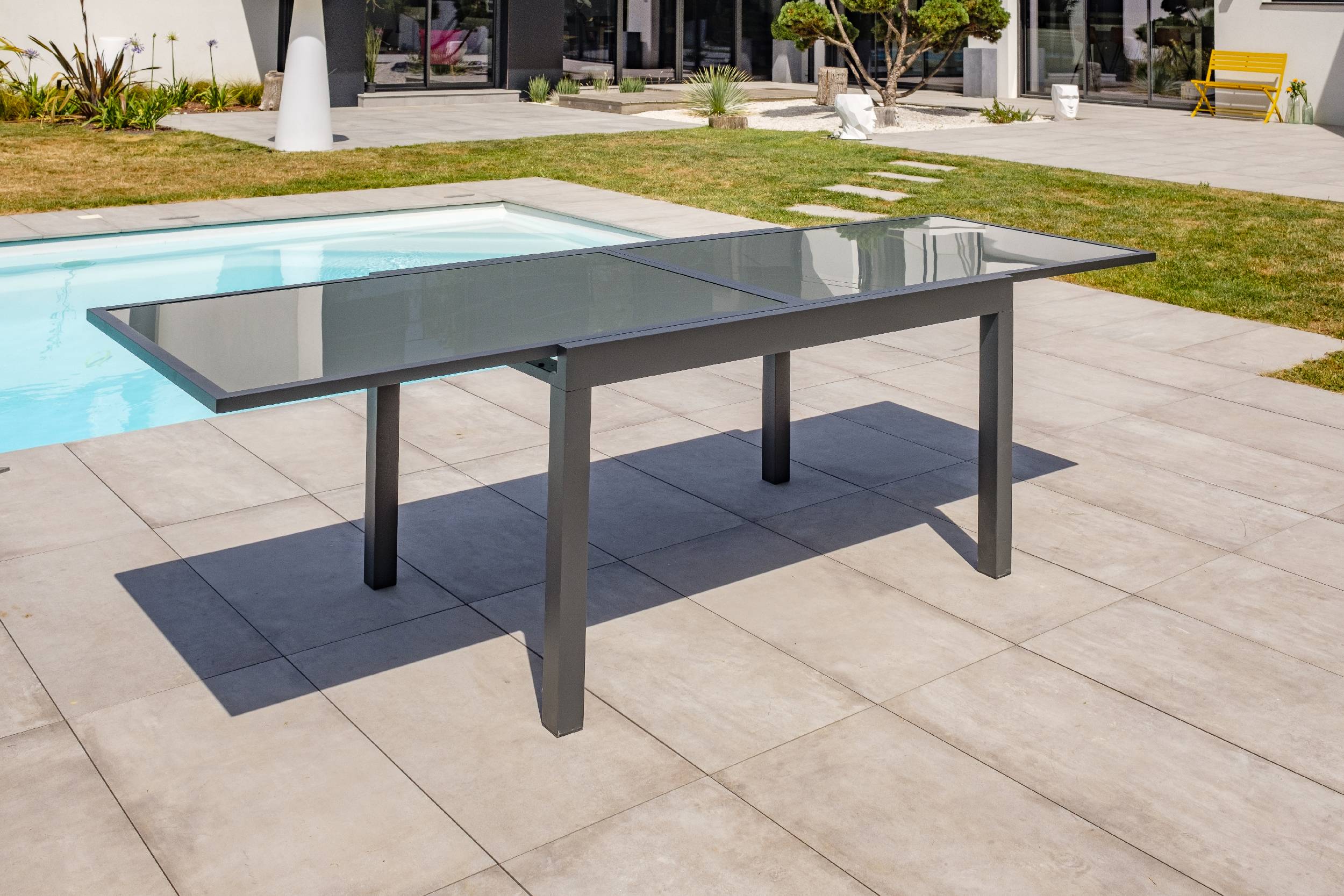 Dcb Garden - Ensemble repas 8 places en aluminium et plateau verre - Gris anthracite - TOLEDE - Image 7