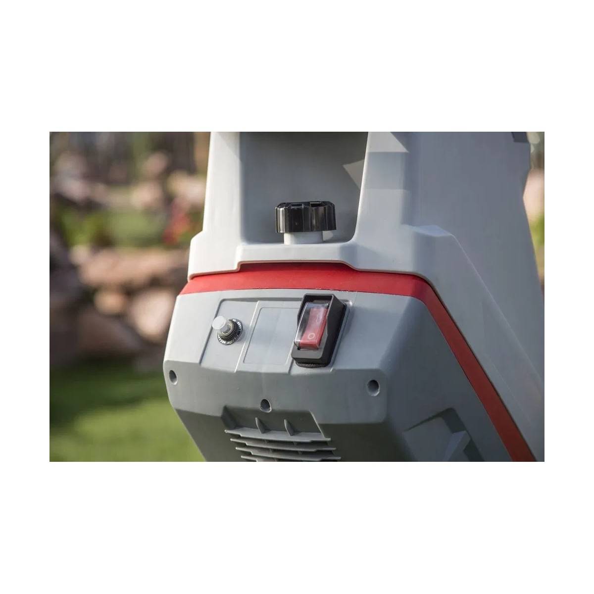 Broyeur de végétaux électrique 2500W Sac 45L 2 Lames acier trempé Branches jusqu'à 45mm IKRA - Image 7
