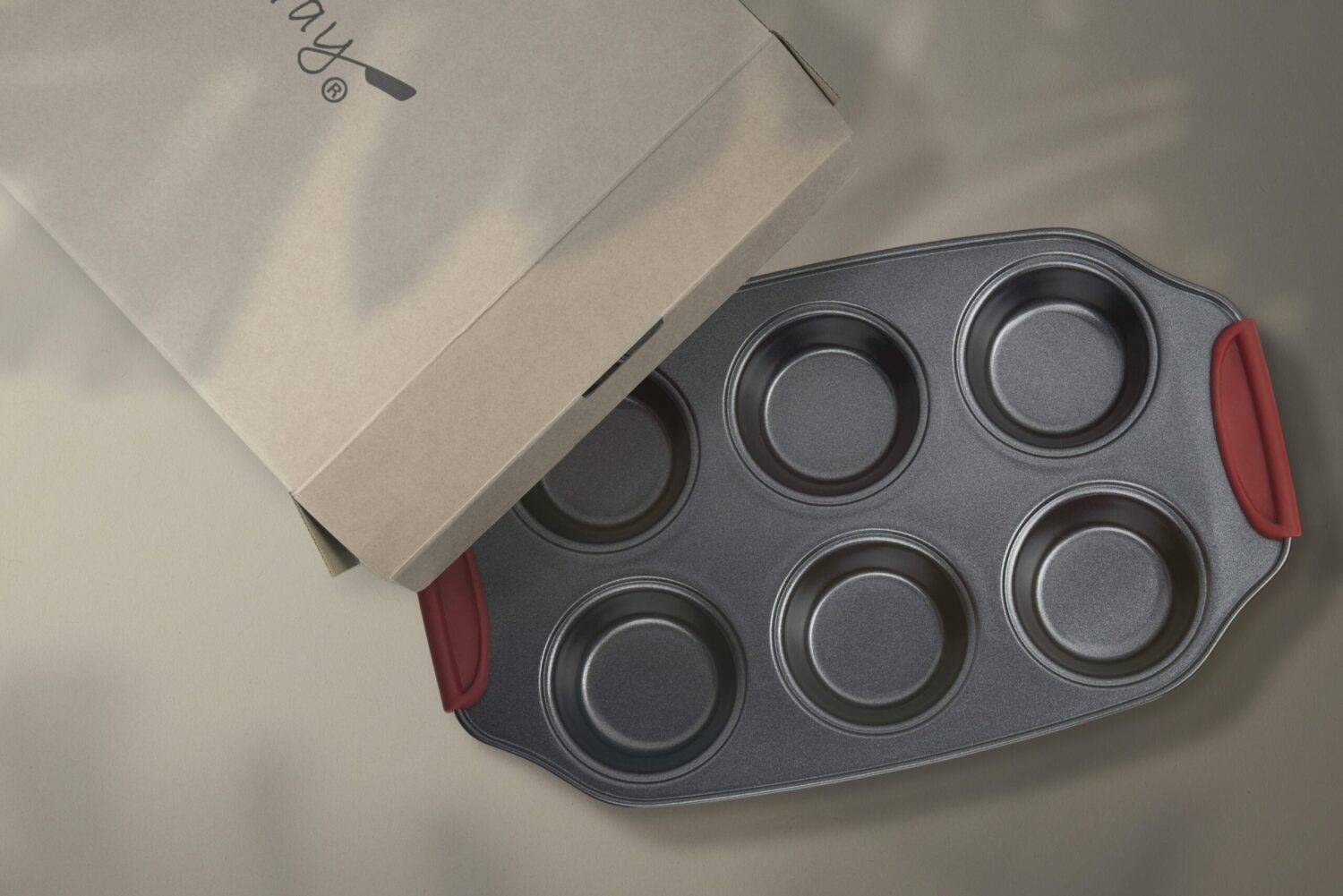 Moule à muffins avec revêtement anti-adhésif - 31 x 18 cm - En acier carbone - Convient aux fours - Myway - Image 3