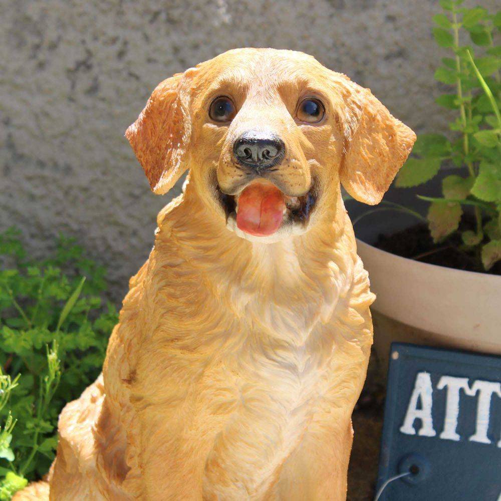 Farmwood Animals - Chien golden retriever en résine Assis - Image 3