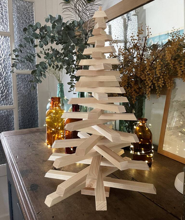 Petit sapin de Noël en bois - 50cm - Image 6