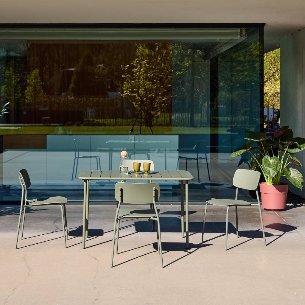 Table de jardin métal + 4 assises kaki. Amélia + Liva L 120 x 70 x 72.5cm | sweeek - Image 1