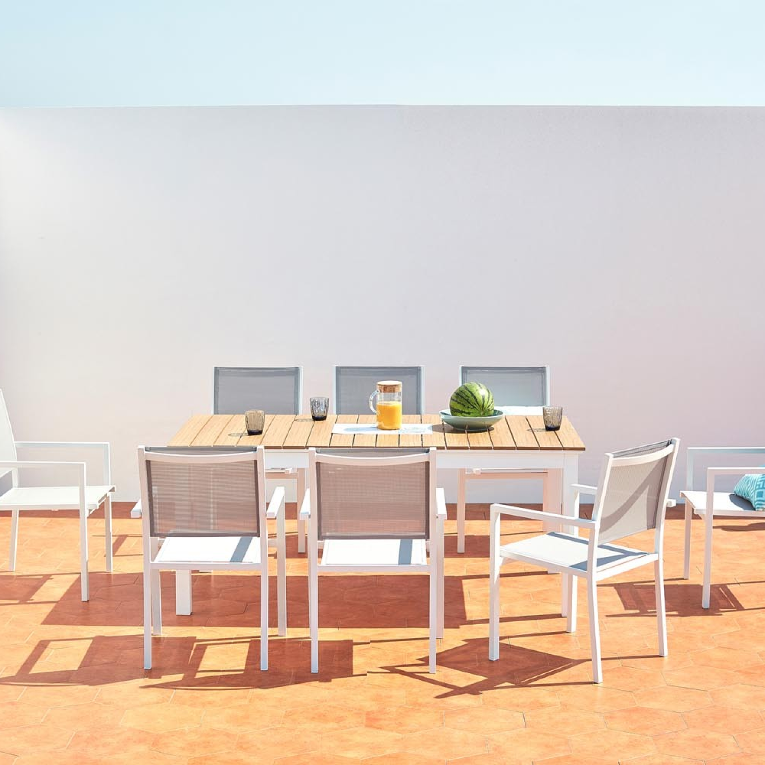 Table extensible de jardin 8 places en aluminium et bois MADEIRA - Image 3