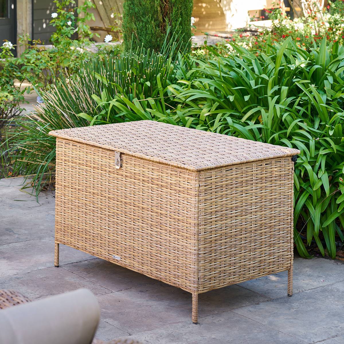 Hesperide - Coffre de rangement 300L Bayana savana en résine tressée - Hespéride - Image 1