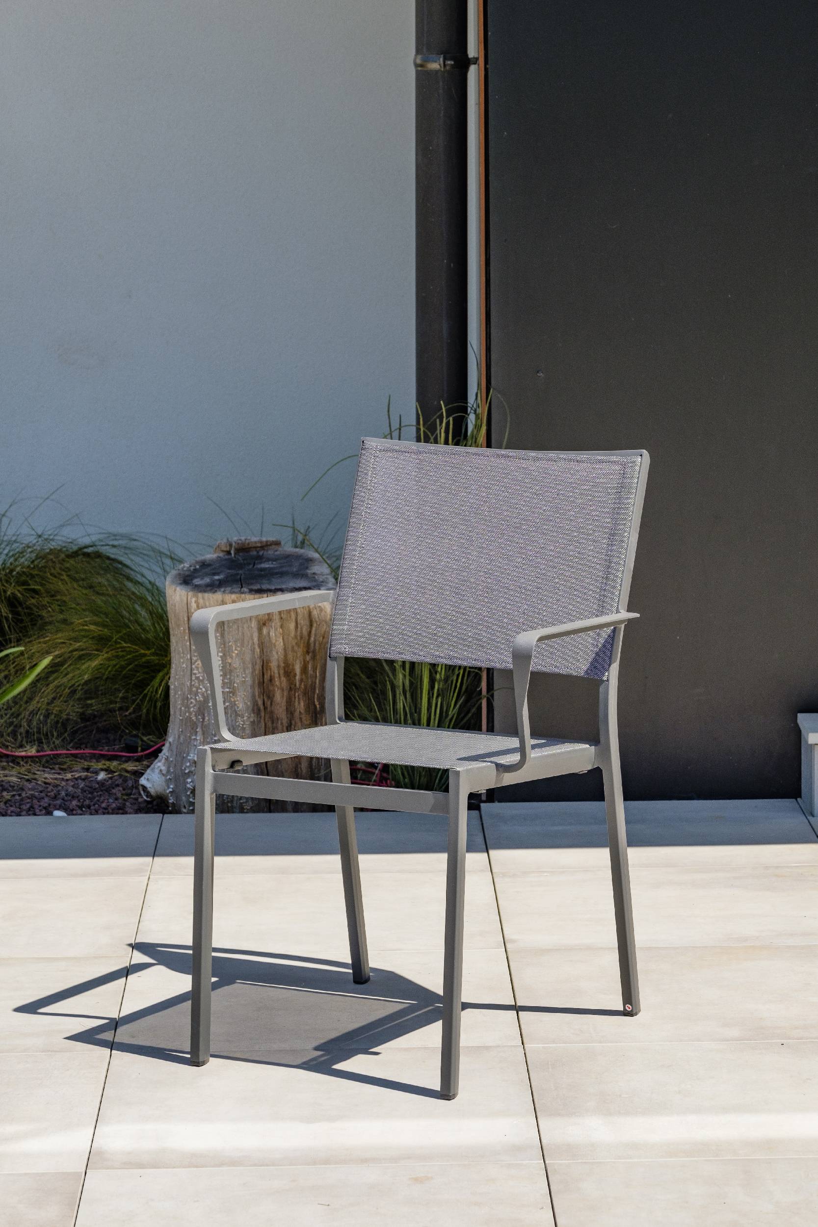 Dcb Garden - Fauteuil de jardin empilable en aluminium et toile plastifiéee - Gris anthracite - STOCKHOLM - Image 1