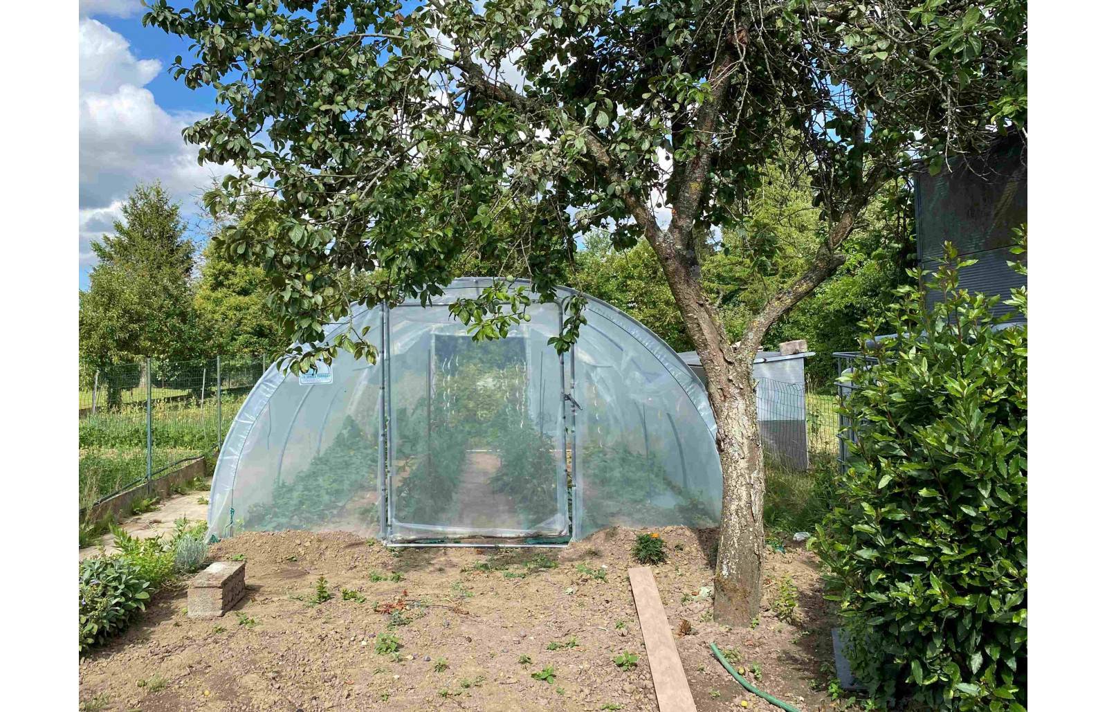 Serre tunnel de jardin - 40m² - 4 x 10 m - Abri Légumes - pieds arrondis - polyéthylène haute densité - 2 portes pivotantes - LES SERRES TONNEAU - Image 8