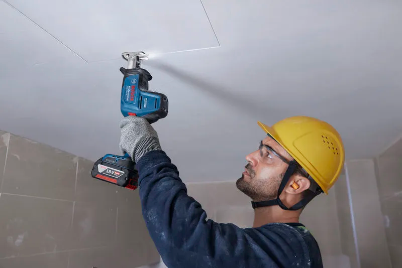 Bosch - Scie sabre GSA 18V-24 Professional avec 2 lames (bois, métal) en coffret L-BOXX - BOSCH - 06016A5101 - Image 2
