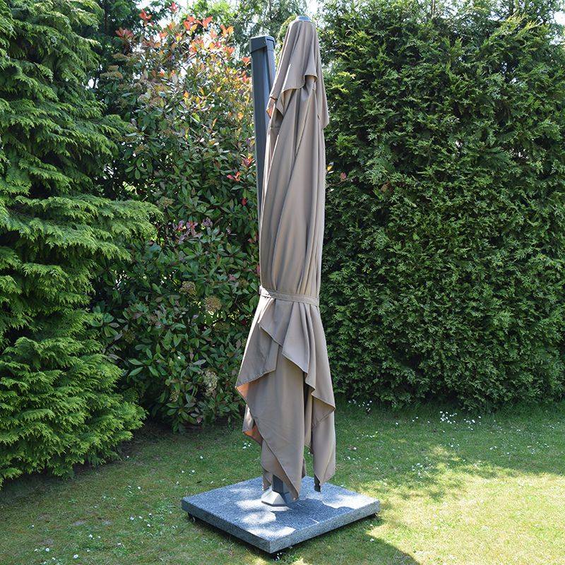 Parasol déporté taupe 4x3 m Neptunia - Gecko Jardin - Image 4
