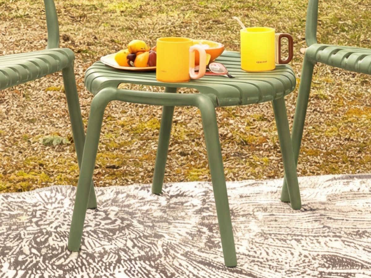 Table basse de jardin ronde en résine PP 50 % recyclé Joysxee - Ø50 cm - Vert sauge - Jardiline - Image 3