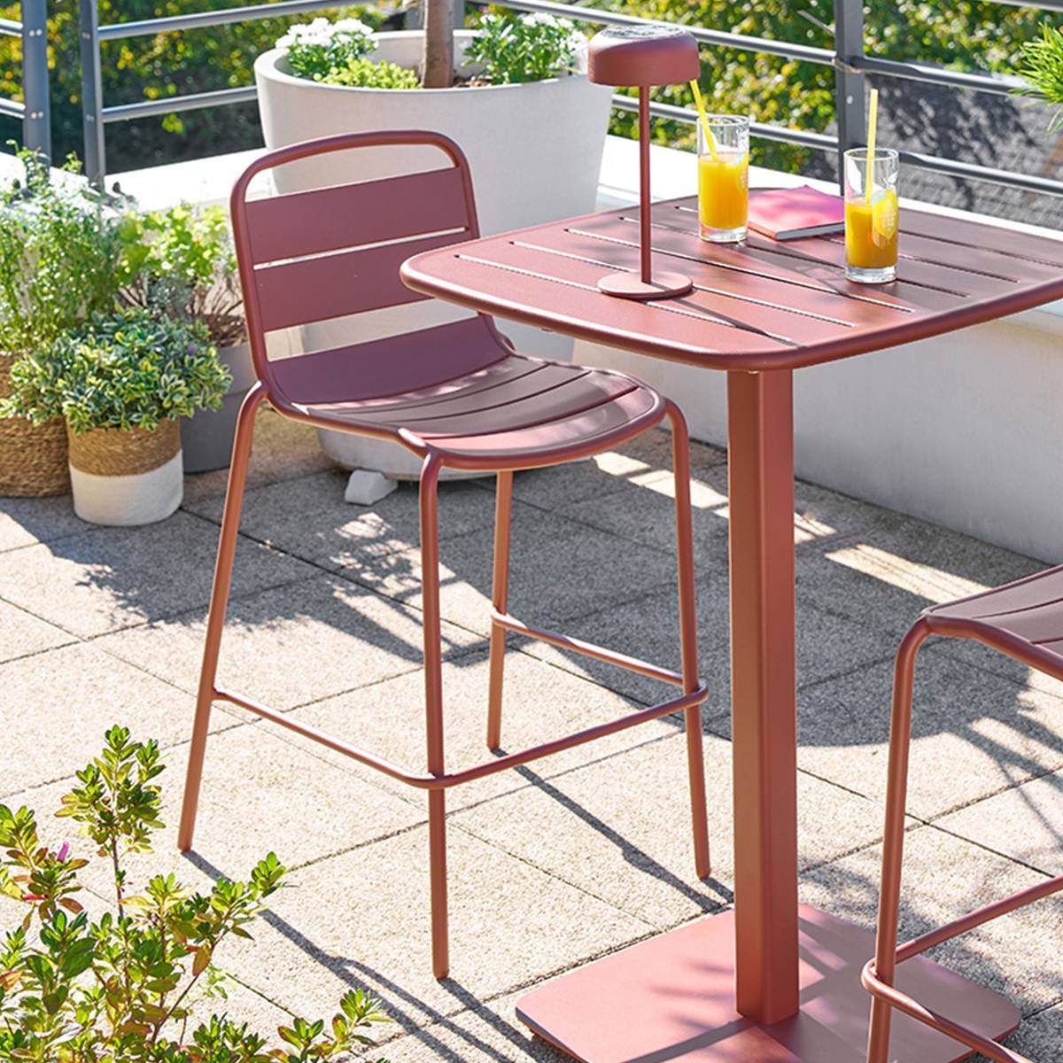 Hesperide - Chaise haute de jardin Alegoria empilable acajou Hespéride - Image 1