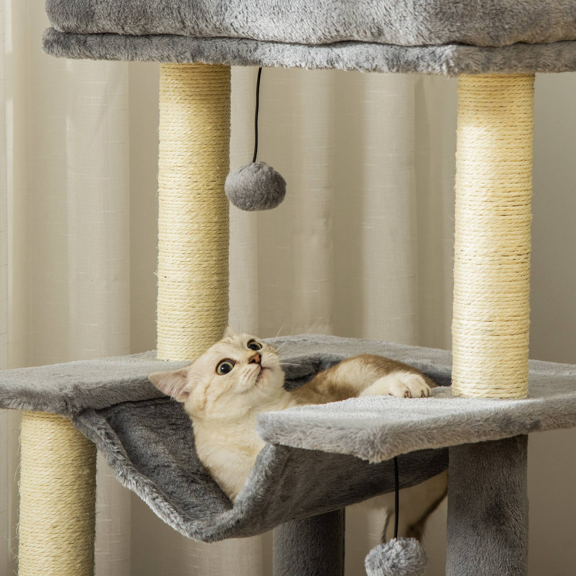 Arbre à chat avec griffoir, en tissu peluche, tour de jeux pour chat, lit, niche, hamac, plateforme 48 x 48 x 90 cm gris - Image 10