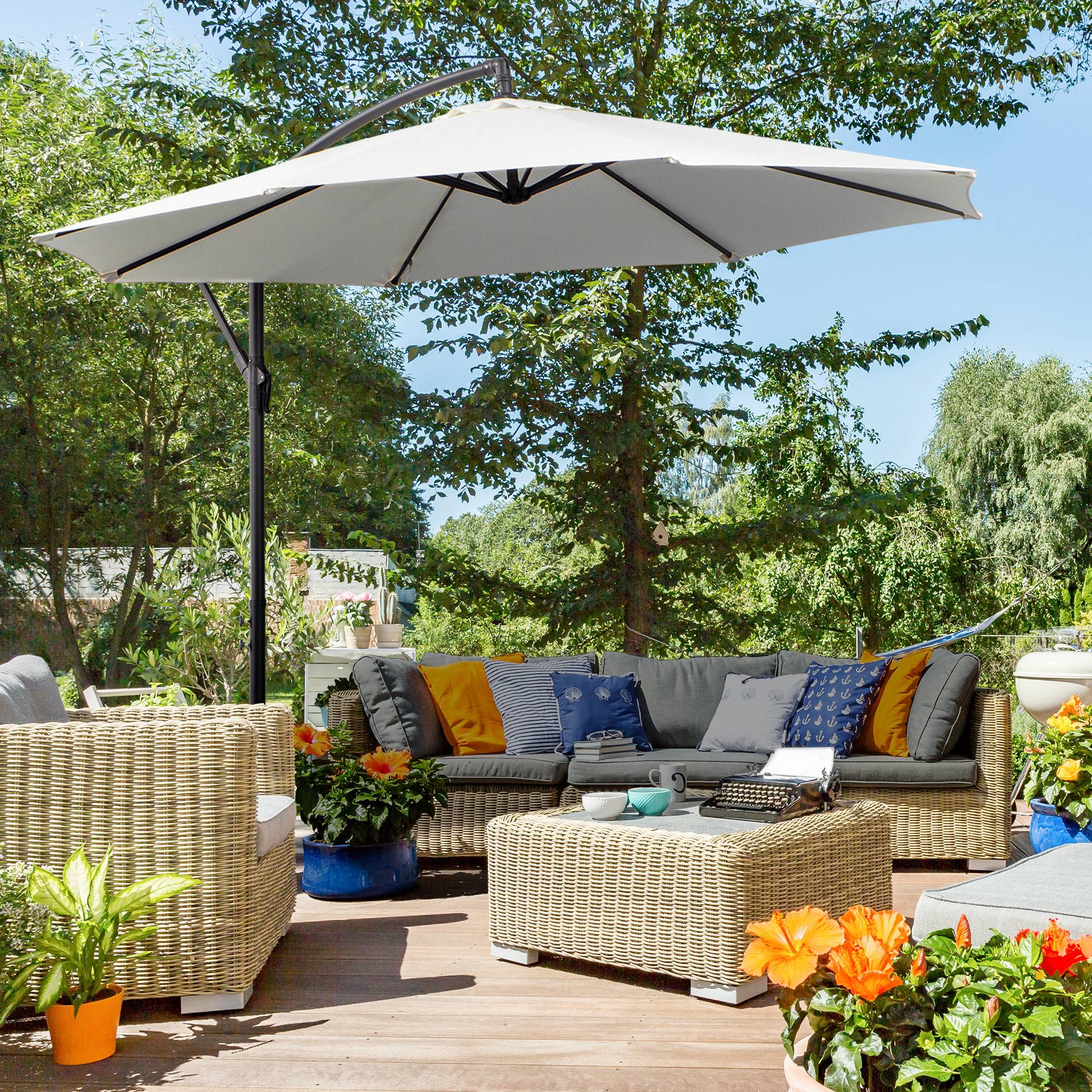 Parasol déporté avec manivelle, tissu polyester crème, 300 cm, structure en acier, pour terrasse et jardin - PANGIVO - Image 2