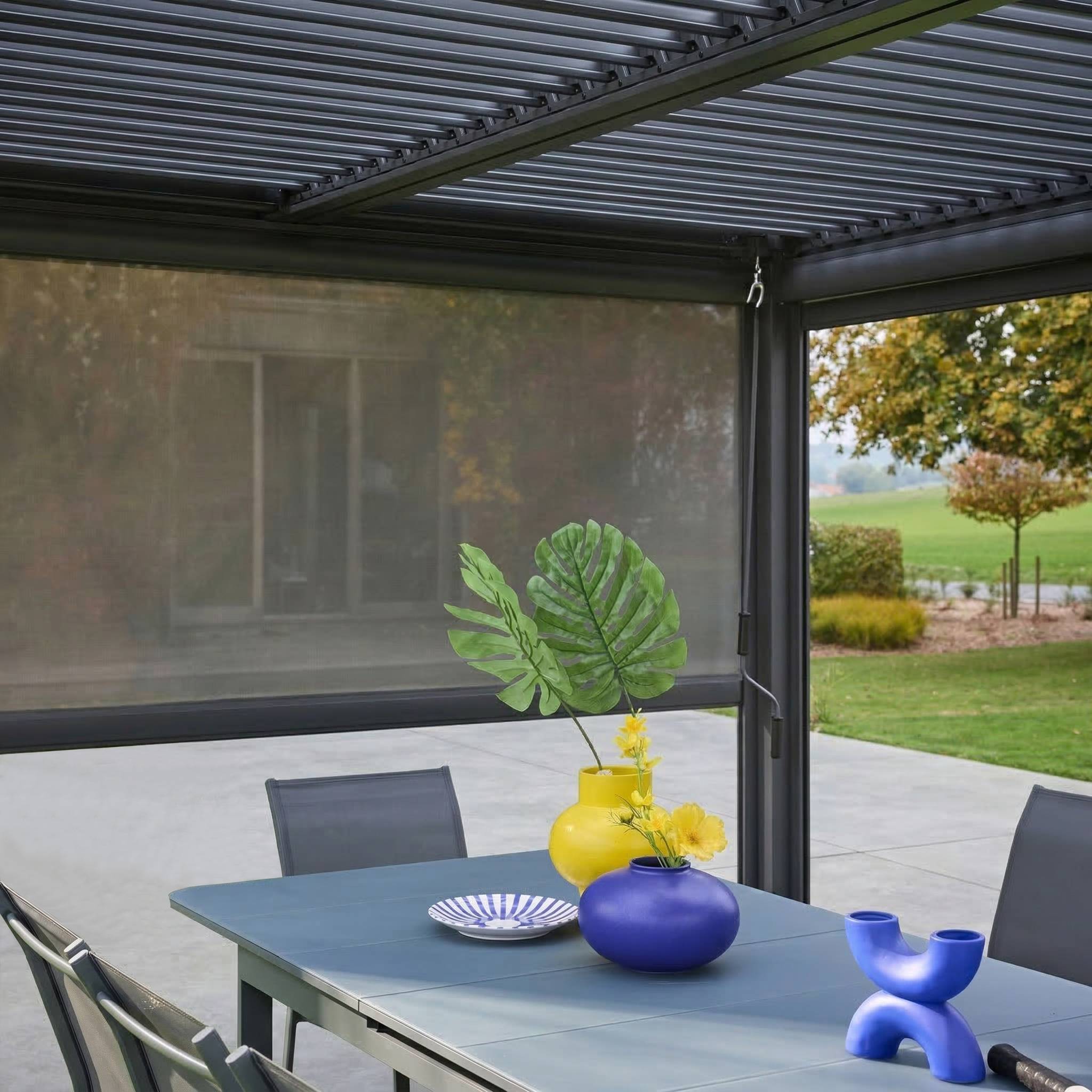 sweeek - Pergola bioclimatique 3x4 m en alu et acier avec lames orientables et 2 stores latéraux – Sweeek - Image 5