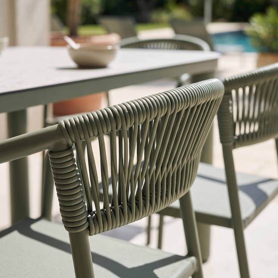 Oviala - Table de jardin aluminium 213x90 cm et 8 chaises textilène vert Nocera - Oviala - Image 4