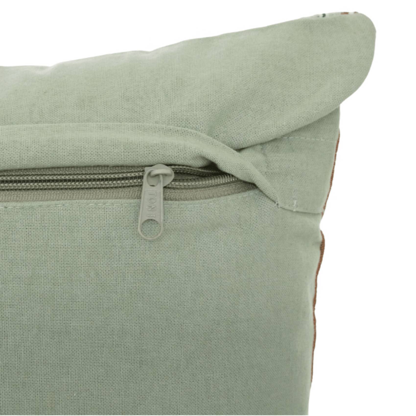 Coussin décoratif rayé Vert Céladon et Ocre motif Blanc brodé 40 x 40 cm - Image 5