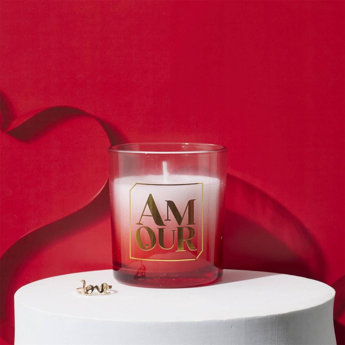 The Concept Factory - Bougie Parfumée Bijou Surprise "Amour" 110g Rêve Poudré - Image 2
