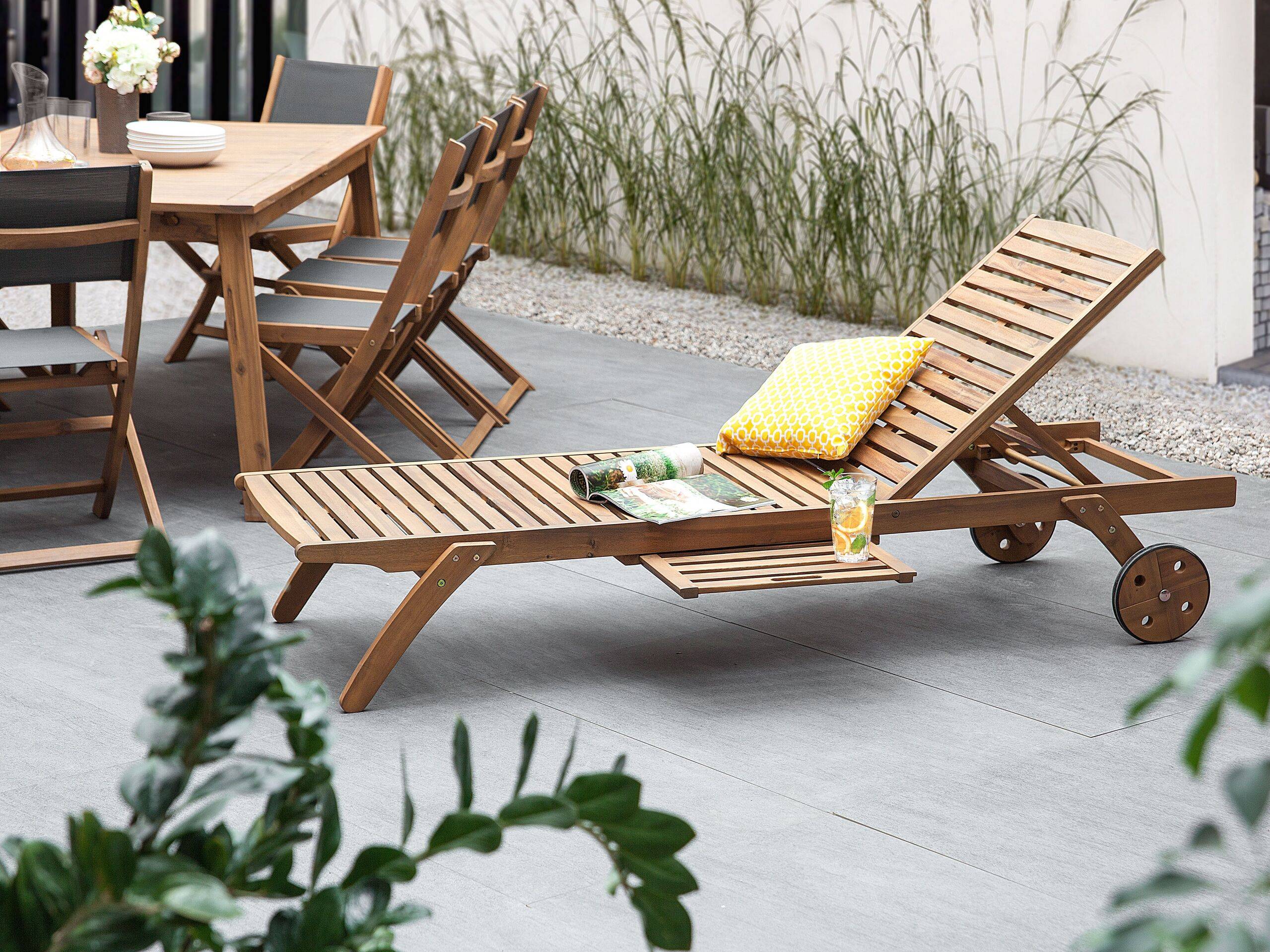 Beliani - Chaise longue Acacia Marron clair CESANA - Beliani - Image 1