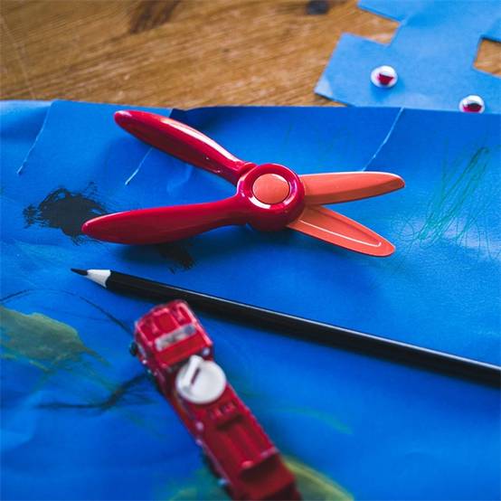Fiskars - Premiers ciseaux pour enfants à partir de 2 ans - lames en plastique - rouge - Image 5