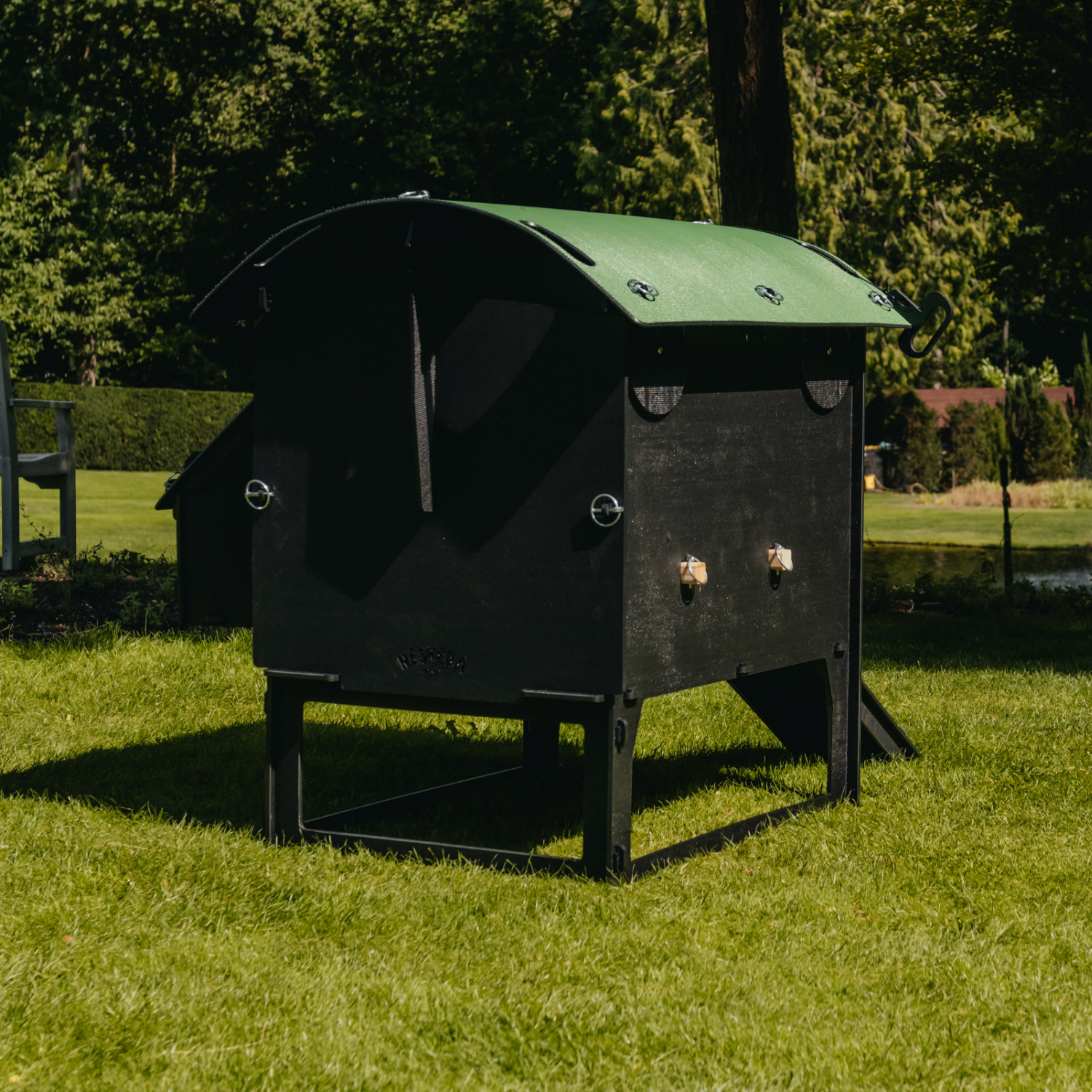 Poulailler Nestera The Lodge Medium  5 poules - Plastique recyclé - garanti 25 ans - Image 3