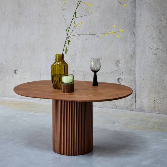 sweeek - Table basse oblongue décor bois sculpté 90cm. couleur noyer | sweeek - Image 3