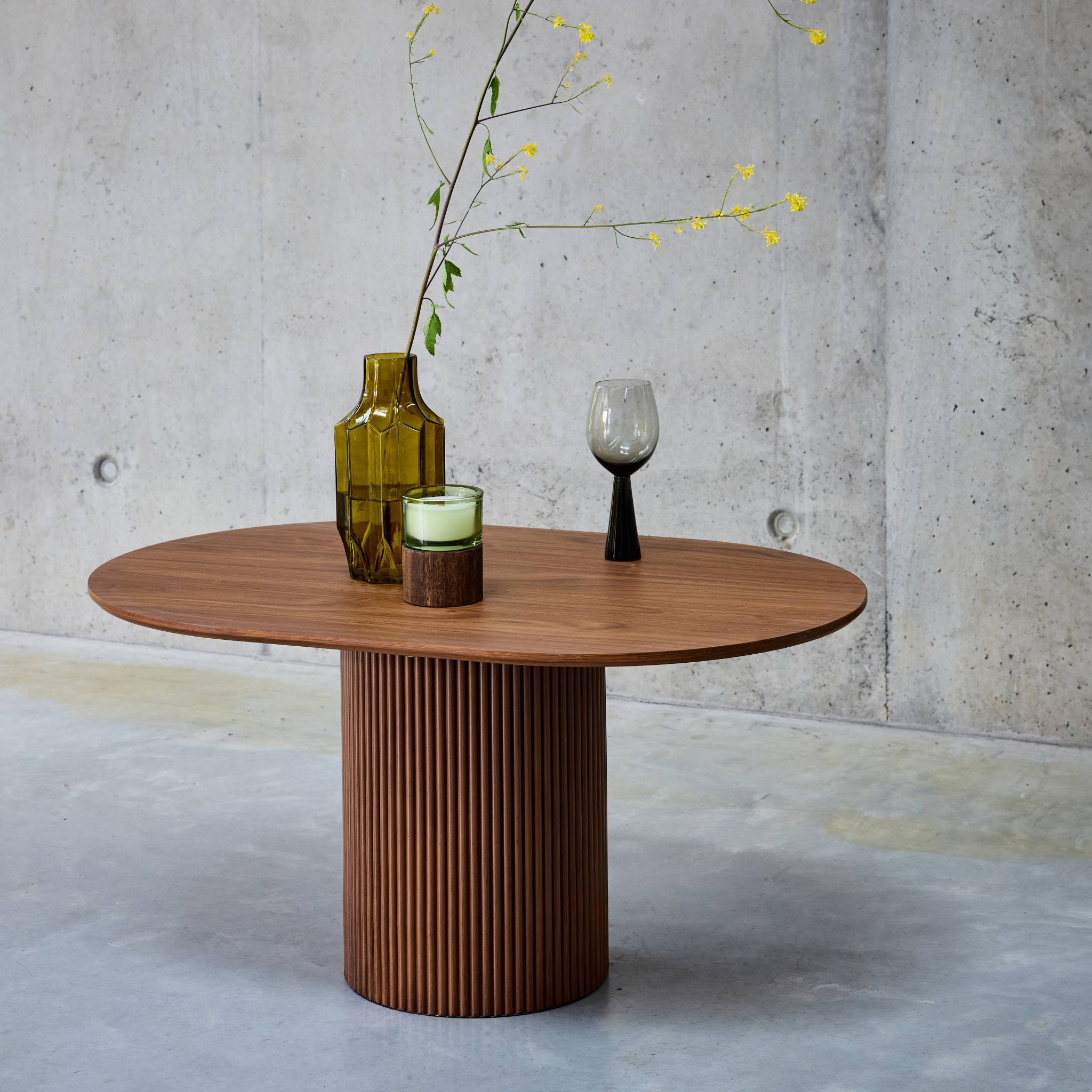 sweeek - Table basse oblongue décor bois sculpté 90cm. couleur noyer  | sweeek - Image 3
