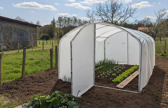 Serre tunnel de jardin - 22,5m² - 3 x 7,5 m - pieds droits - haute résistance à petit prix - LES SERRES TONNEAU - Image 3