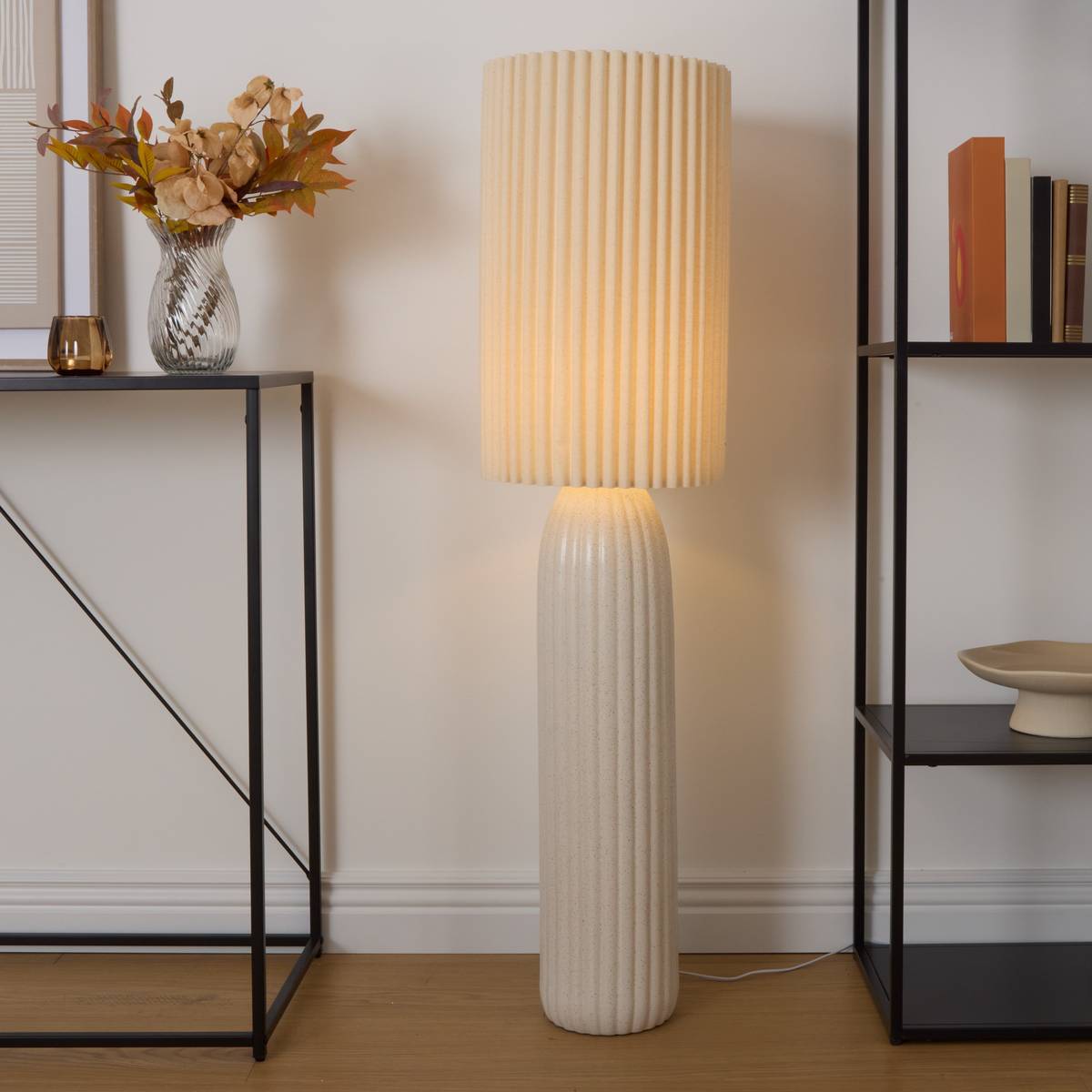 Atmosphera - Lampadaire Kenan beige H122cm - Atmosphera Créateur d'intérieur - Image 1