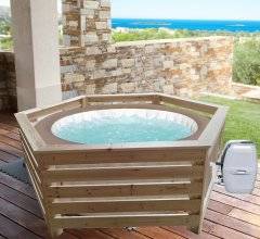 Habrita - Habillage bois hexagonal pour spas et piscines gonflables / largeur extérieure 2,35 m x largeur intérieure bord à bord 1,84 m x hauteur 0,71 m - Image 1