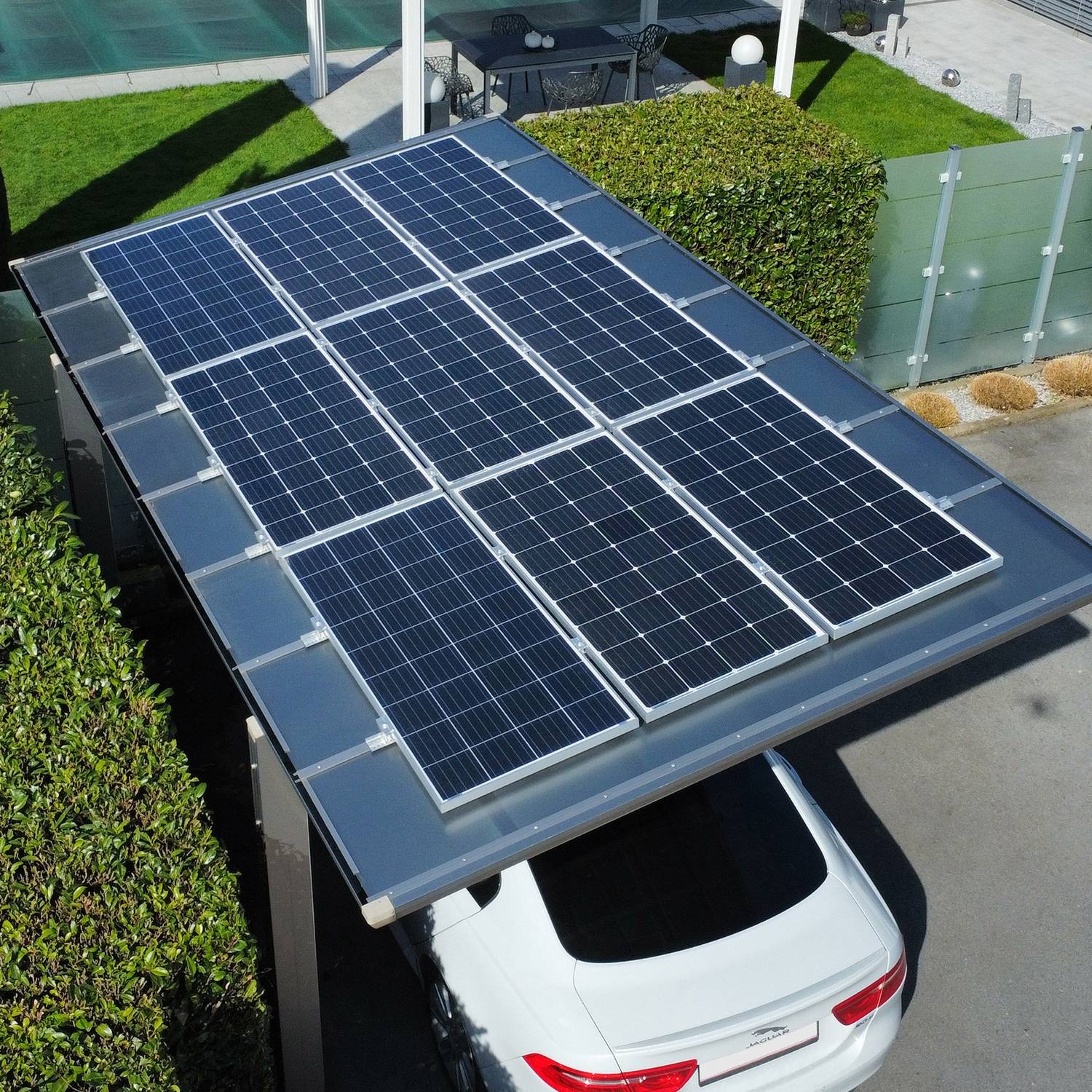 Carport simple avec 6 panneaux solaires - charge de toiture 100kgs/m² - Anodisé coloris inox brillant - Ximax rallongé Linea - Image 2