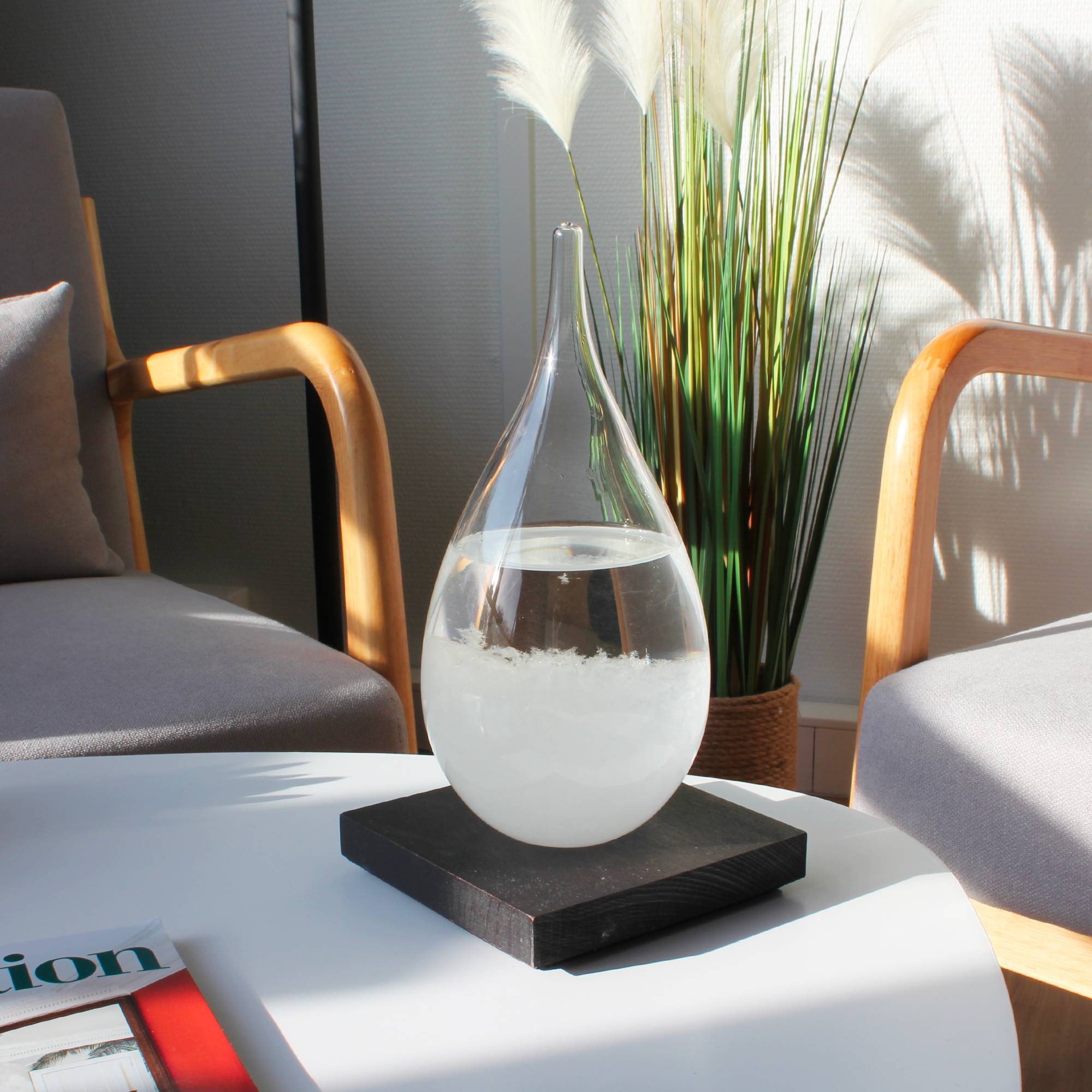 Fishtec - Baromètre à Cristaux Storm Glass - Bouteille de Prévisions Météo - Verre de tempête 20 cm - Socle en Bois - Image 2