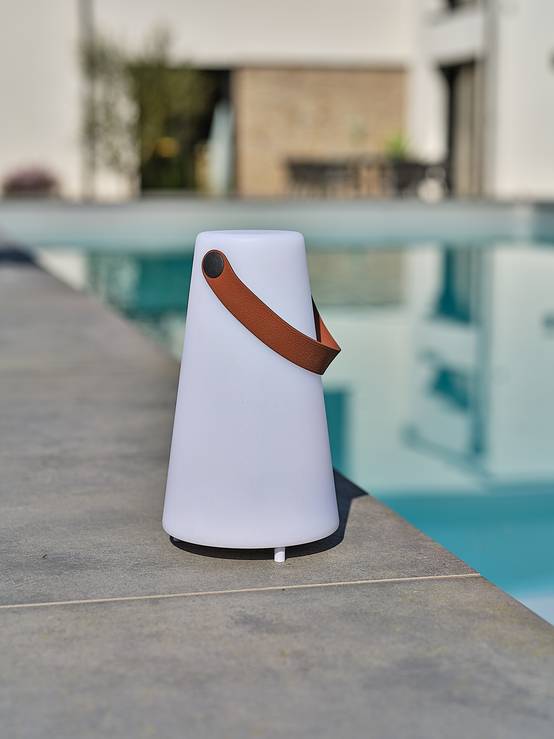 Lampe enceinte bluetooth sans fil LUMEA poignée cuir - REMARQUABLE - Image 5