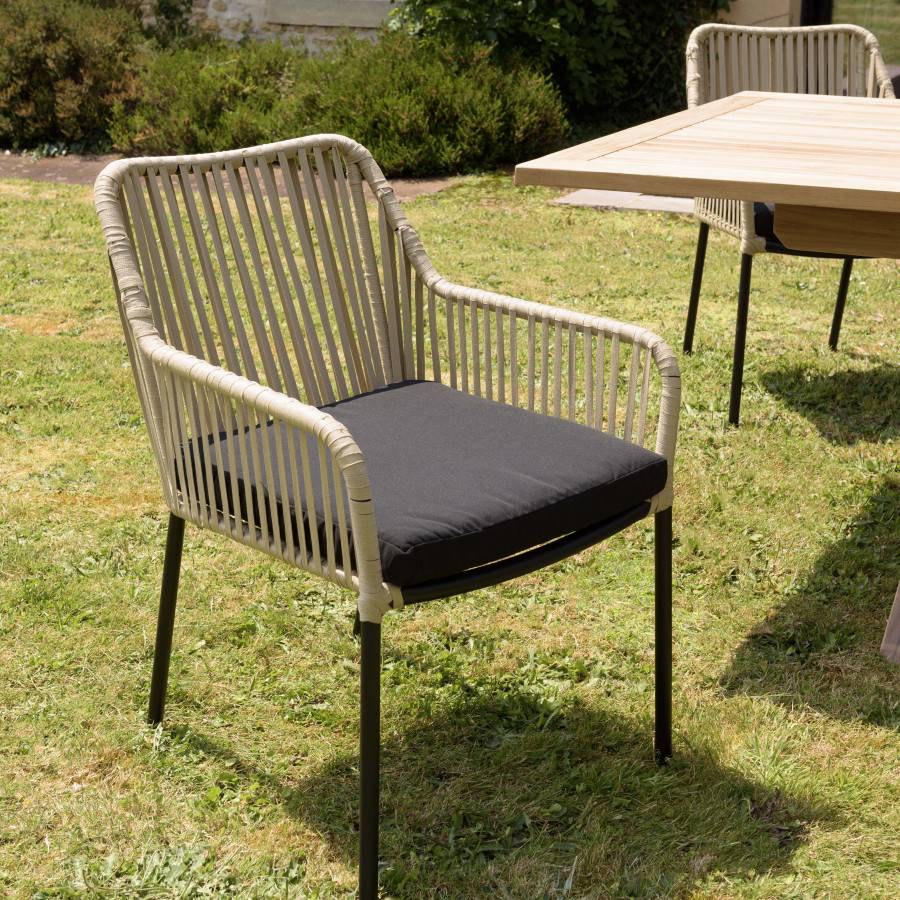 Macabane - MALO - SALON DE JARDIN 6 PERS. - 1 table rectangulaire 180x100cm et 6 fauteuils en cordage beige et noir - Image 9