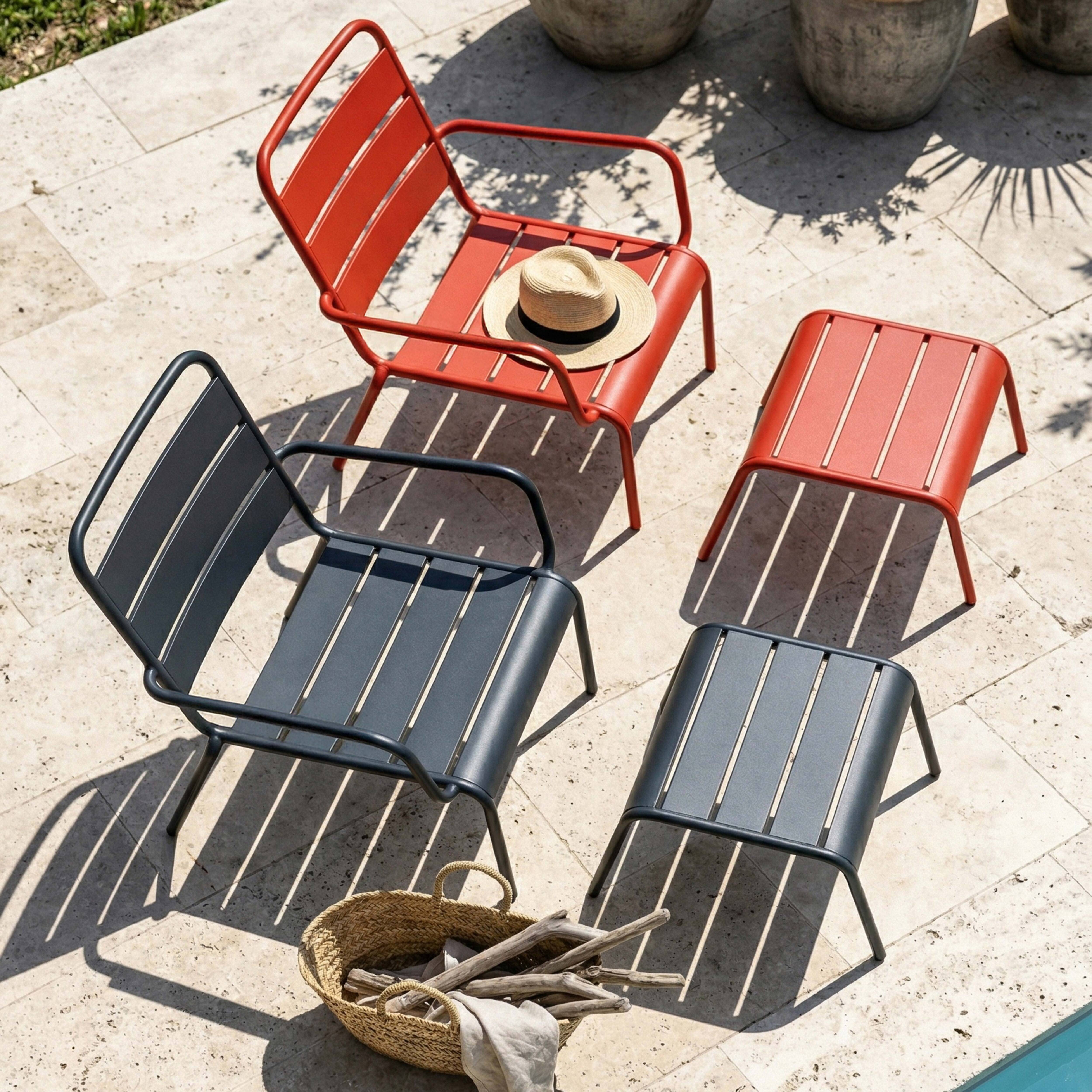 Oviala - Lot 2 fauteuils relax avec repose-pieds métal gris et rouge Palavas - Oviala - Image 3