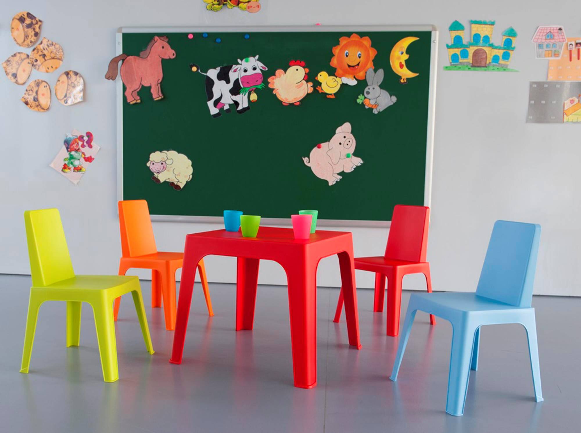 Set 4+1 chaises-table pour enfants intérieur, extérieur bleu ciel/rose/rouge/orange/vert citron JULIETA garbar - Image 3