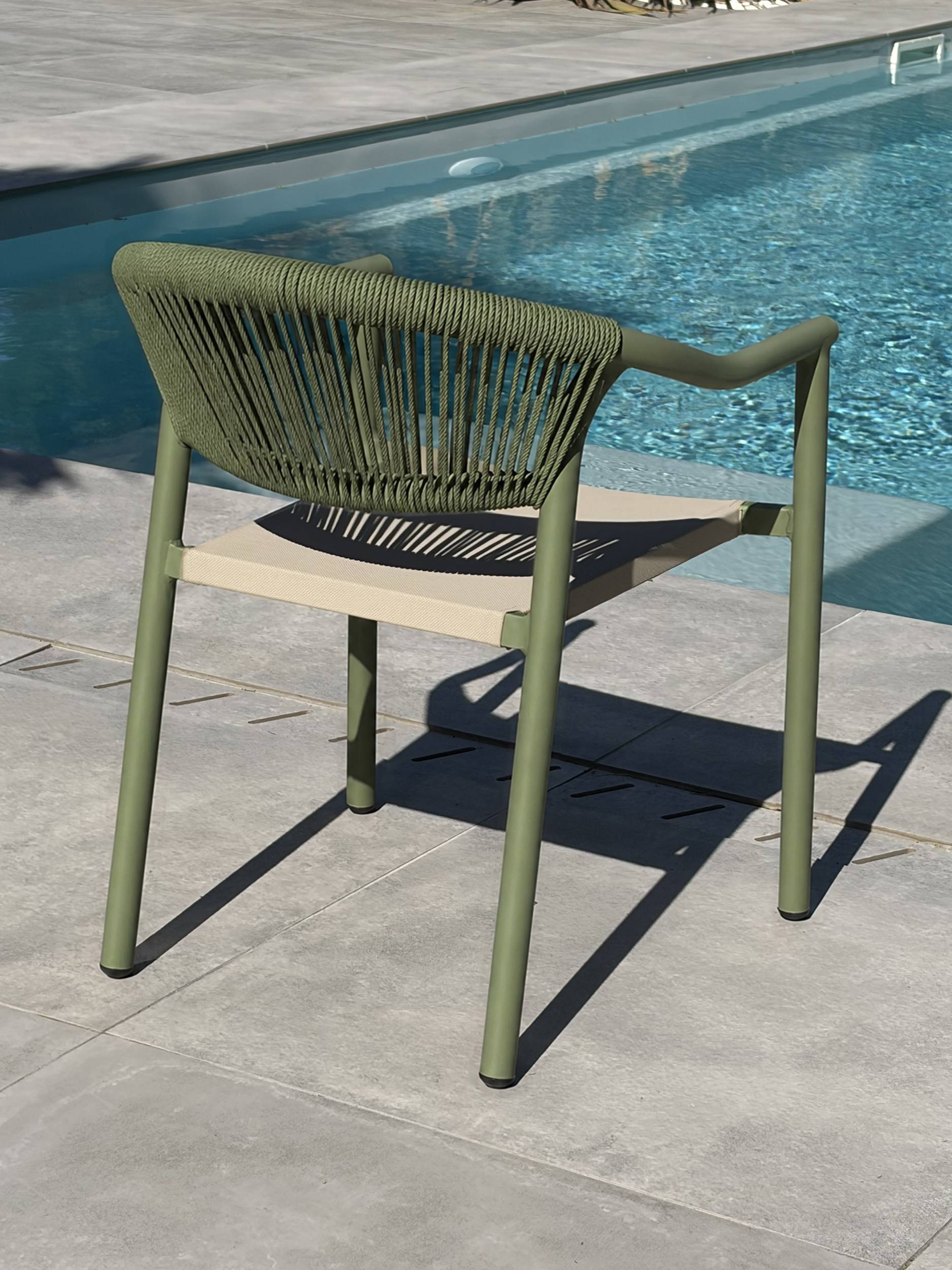 Dcb Garden - Ensemble repas de jardin en aluminium 8 places  - Vert olive - HANOI - Image 7