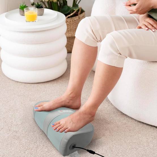 FISHTEC Masseur de Pieds Chauffants - Appareil de Massage Shiatsu - 2 Sens de Massage - 3 Vitesses - Tissus Respirant - Format Compact - Image 8