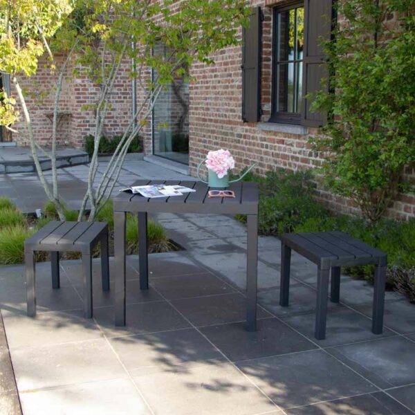 Wilsa Garden - Salon de jardin en résine anthracite avec 2 bancs PAPUA - Image 1