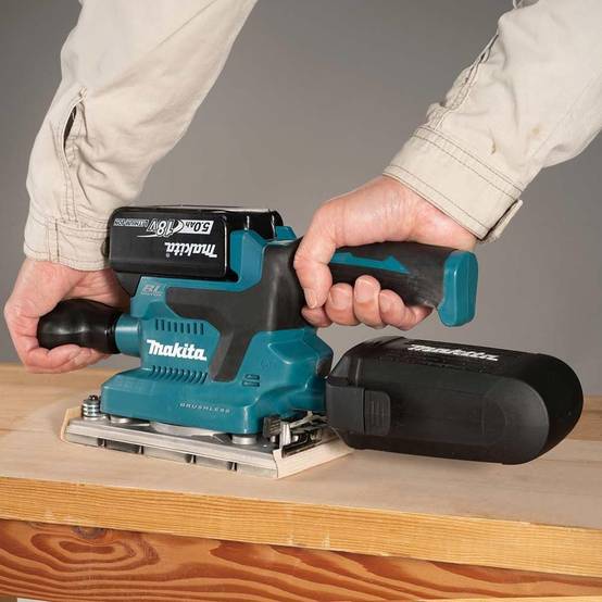 Ponceuse vibrante 18V LXT ® - MAKITA - avec 2 batteries 18V 5Ah - chargeur - MAKPAC - DBO382RTJ - Image 2