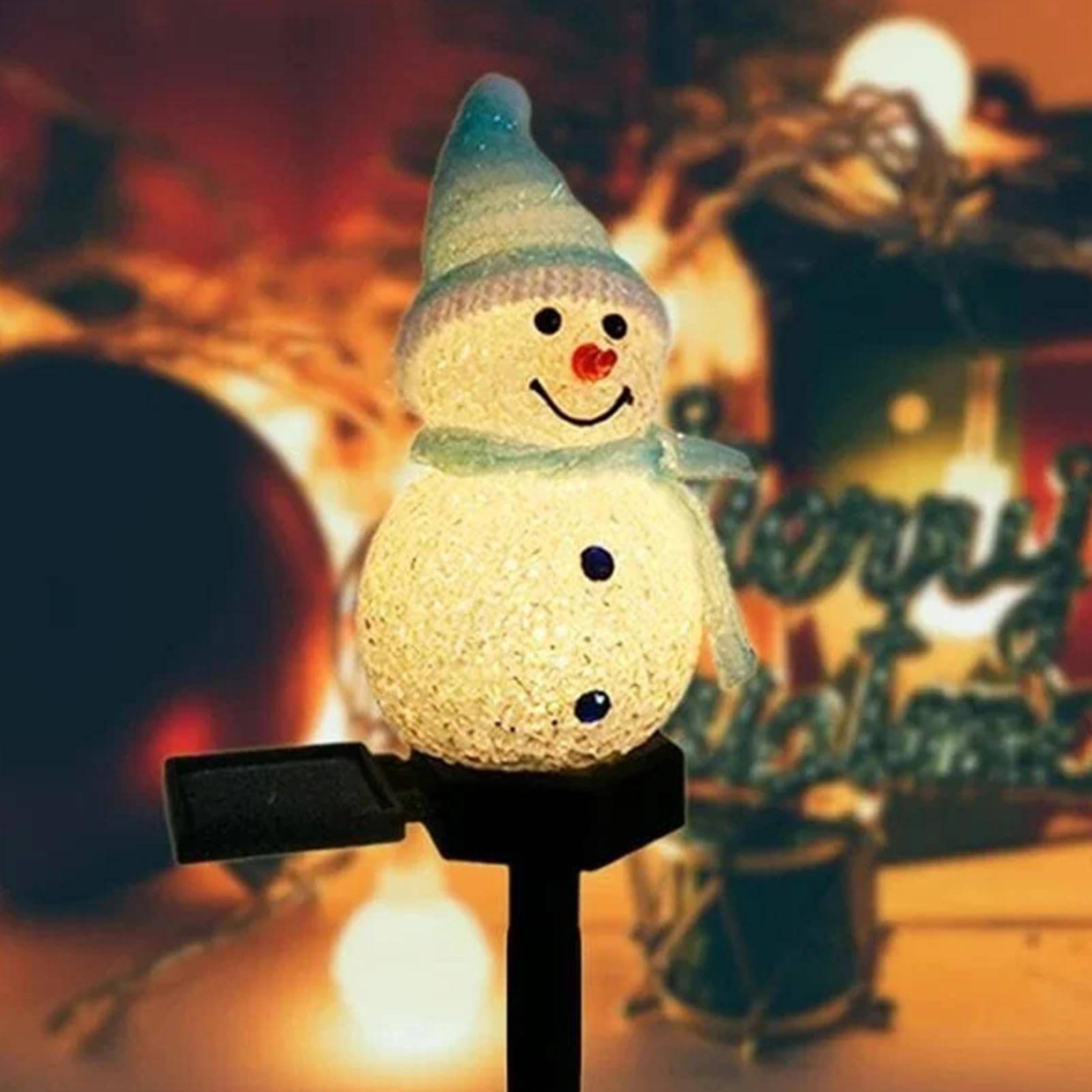 Lot de 4 lumières solaires de bonhomme de neige de Noël avec piquet, lumières solaires extérieures pour allée de Noël, décorations de Noël – Bleu - Image 2