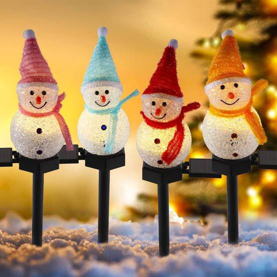 Lot de 4 lumières solaires de bonhomme de neige de Noël avec piquet, lumières solaires extérieures pour allée de Noël, décorations de Noël – Bleu - Image 3