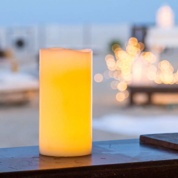 Bougie en cire naturelle Ivoire à piles 2 LED blanc chaud effet flamme H20cm L10cm Timer Lotti - Image 8