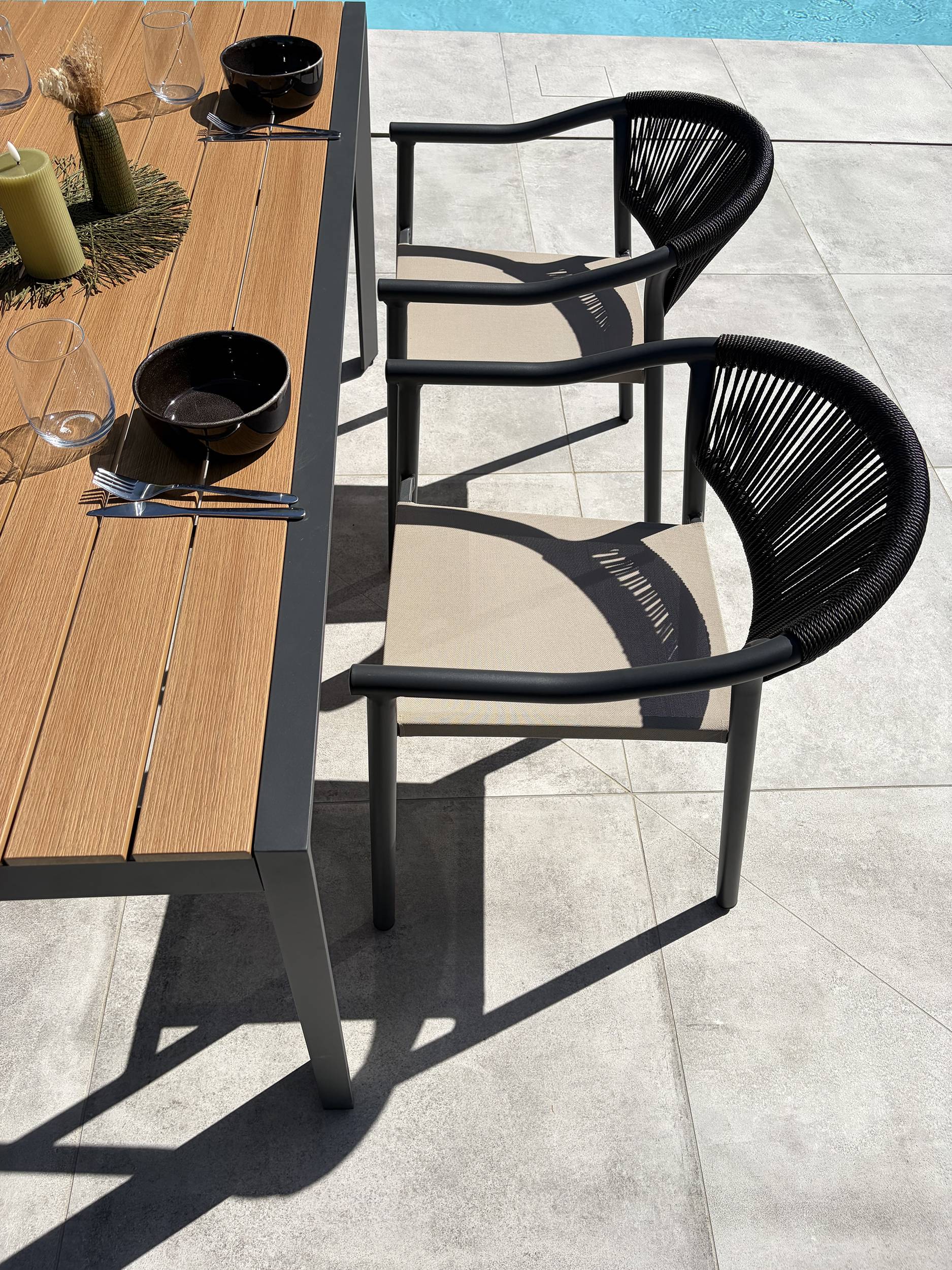 Dcb Garden - Ensemble repas de jardin 4 à 6 places en alu - Gris anthracite - TONGA - Image 2