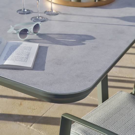 Hesperide - Table de jardin extensible "Pulpy" vert laurier & gris granite 12 places en aluminium verre et céramique Hespéride - Image 3